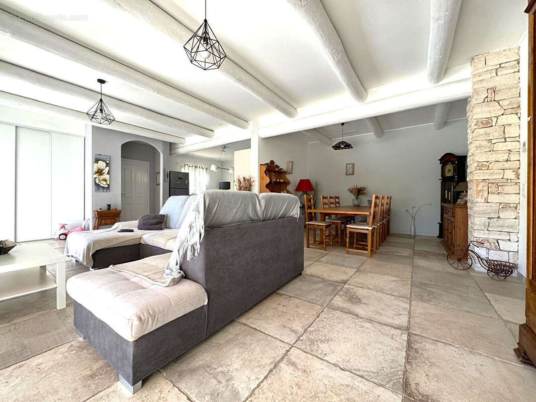 Maison à GOUDARGUES