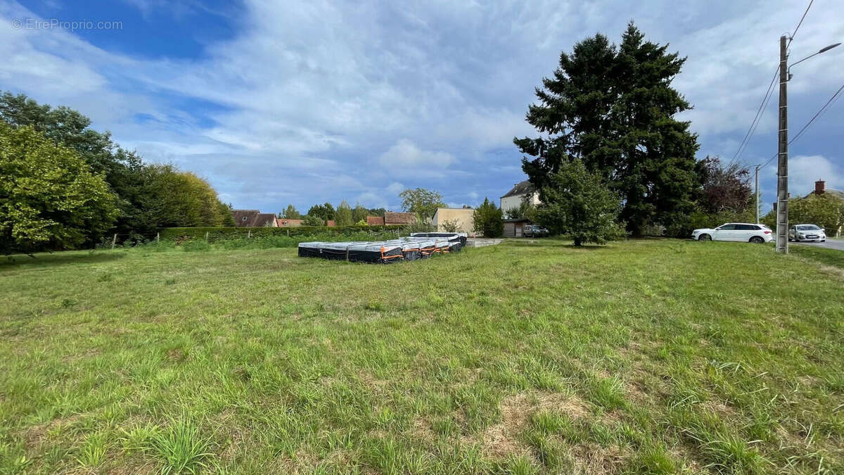 Terrain à MILLANCAY