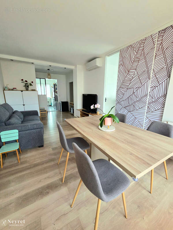 Appartement à SAINT-GENIS-LAVAL