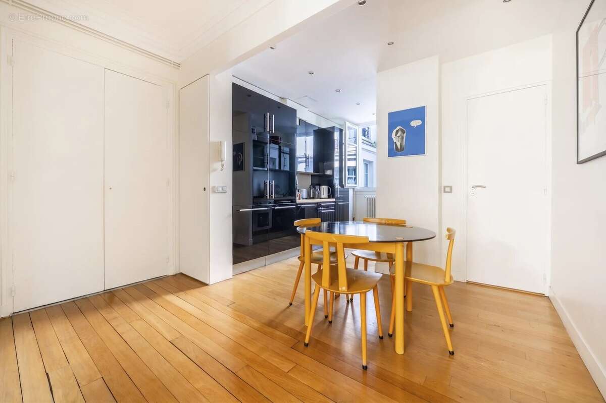 Appartement à PARIS-3E