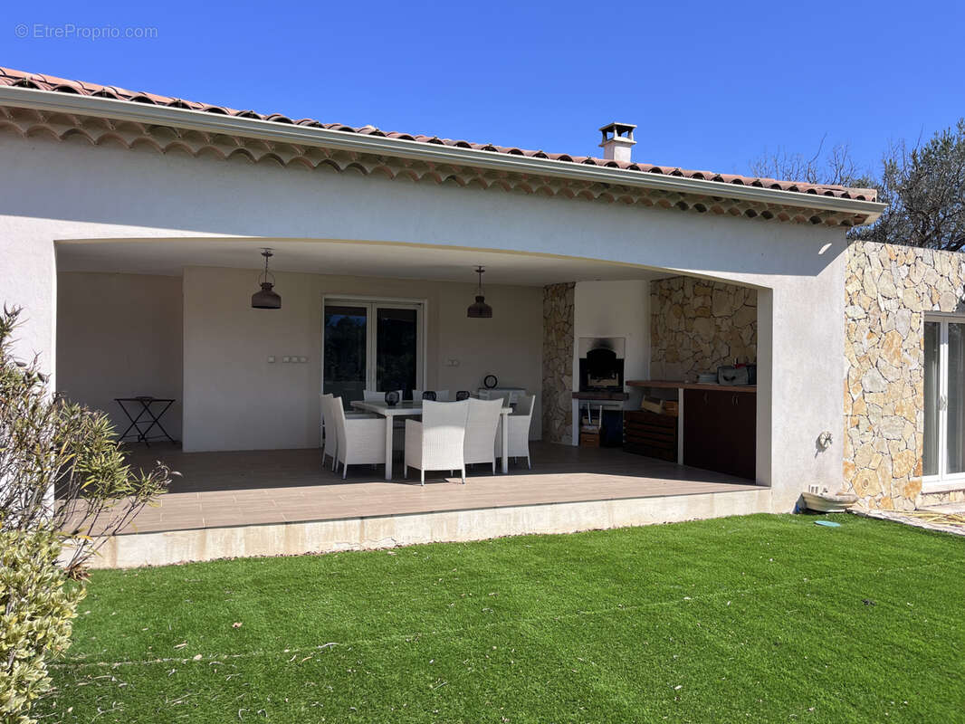 Maison à SAINT-MAXIMIN-LA-SAINTE-BAUME
