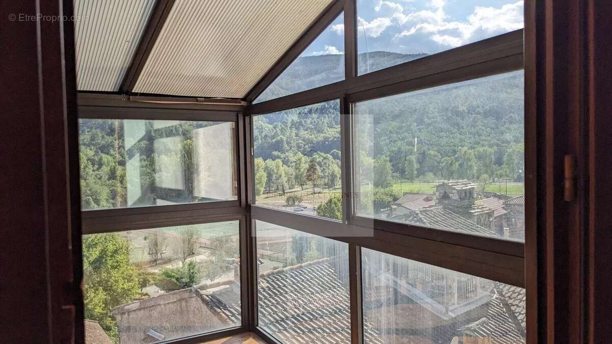 Appartement à LE COLLET-DE-DEZE