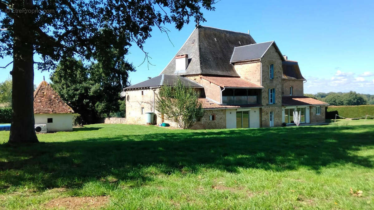 OVERVIEW - Maison à PRESSAC