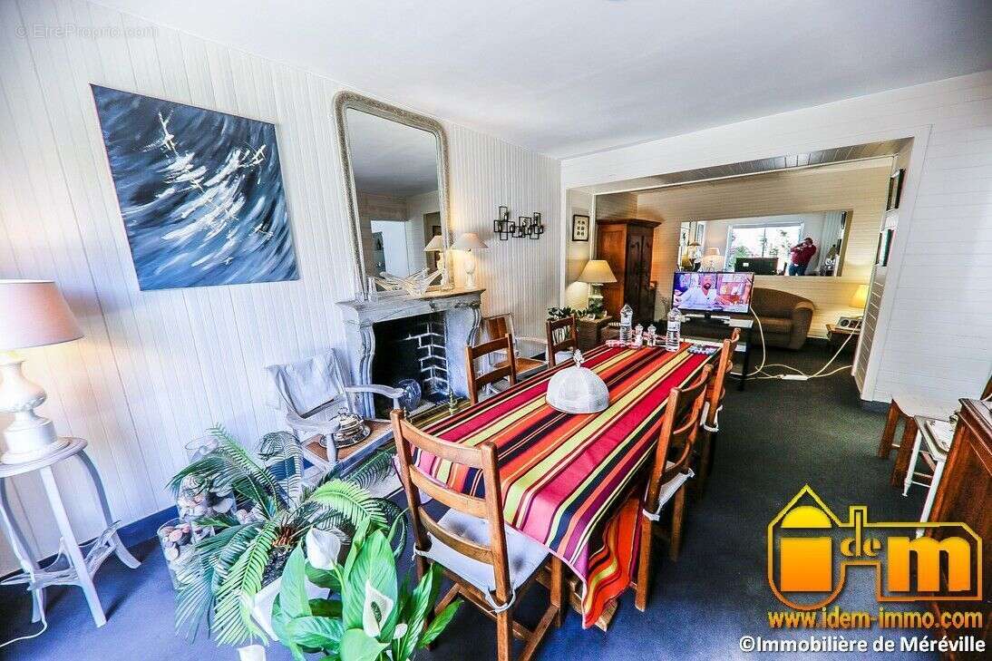 Maison à MEREVILLE