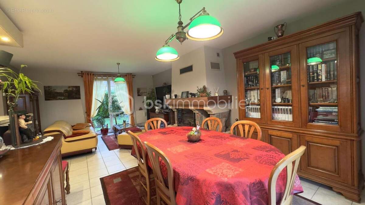 Maison à CHAUCONIN-NEUFMONTIERS