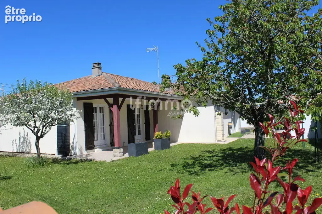 Maison à PUYMOYEN