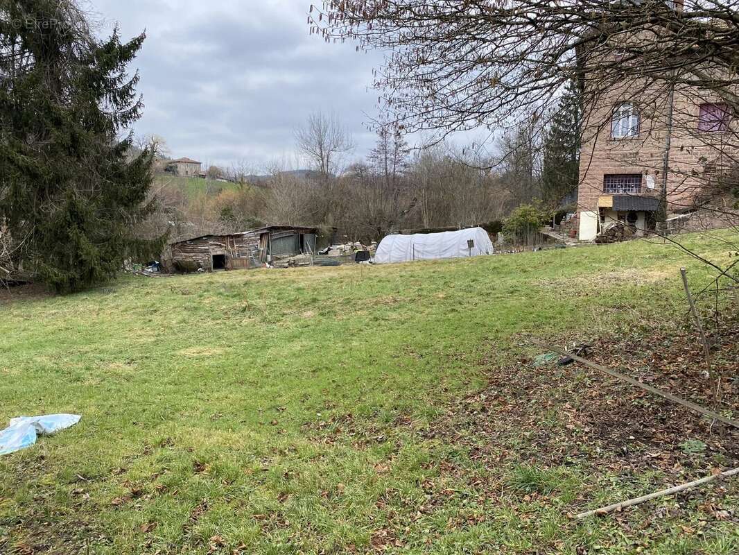 Appartement à COURS-LA-VILLE