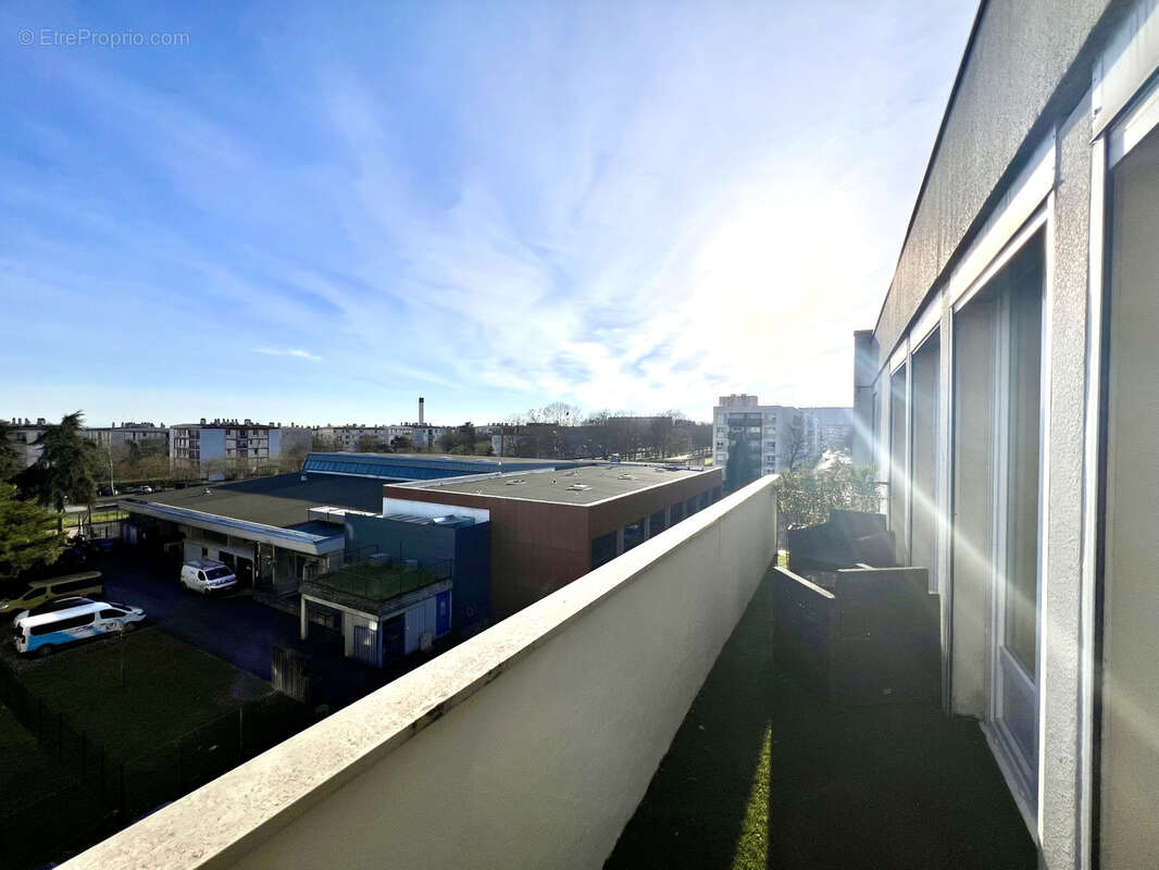 Appartement à CHENOVE