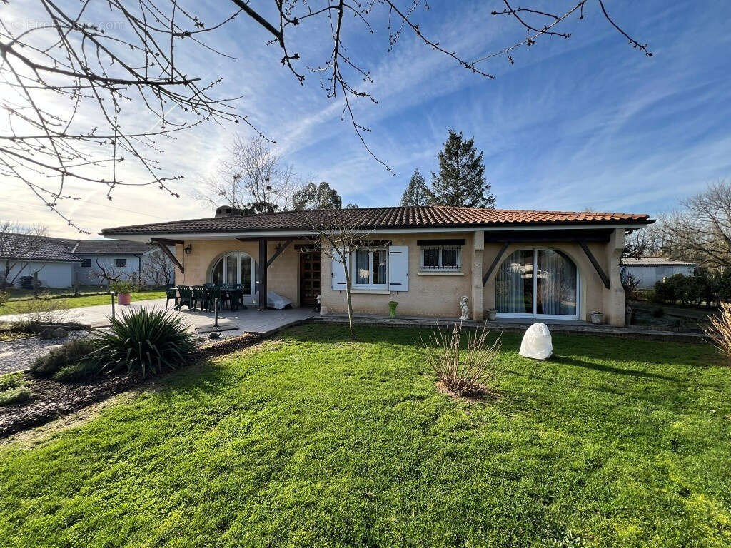 Autre à SAINT-DENIS-DE-PILE