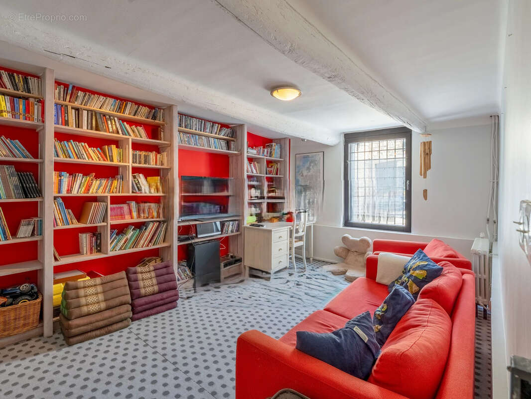 ALLEINS, maison de caractère de 350 m2, piscine, garage - photo 27