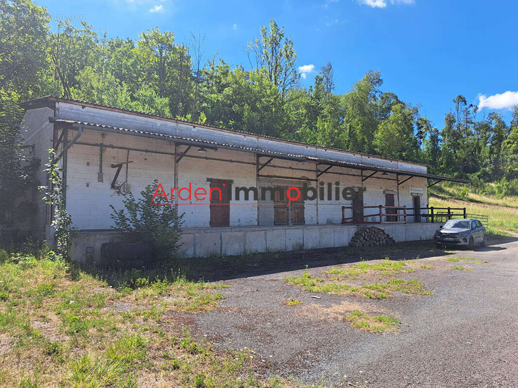 Entrepôt à vendre de 690 m² à La Neuville Les Wasigny - photo 2