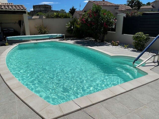 Maison à SAINT-LAURENT-DES-ARBRES