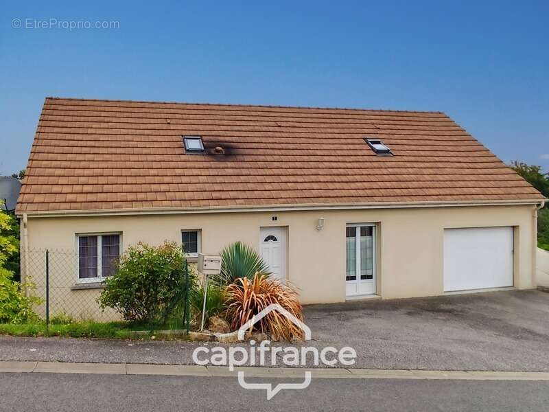 Maison à vendre 7 pièces MONTAILLE (72)  -  terrain de 840 m²  - - photo 3