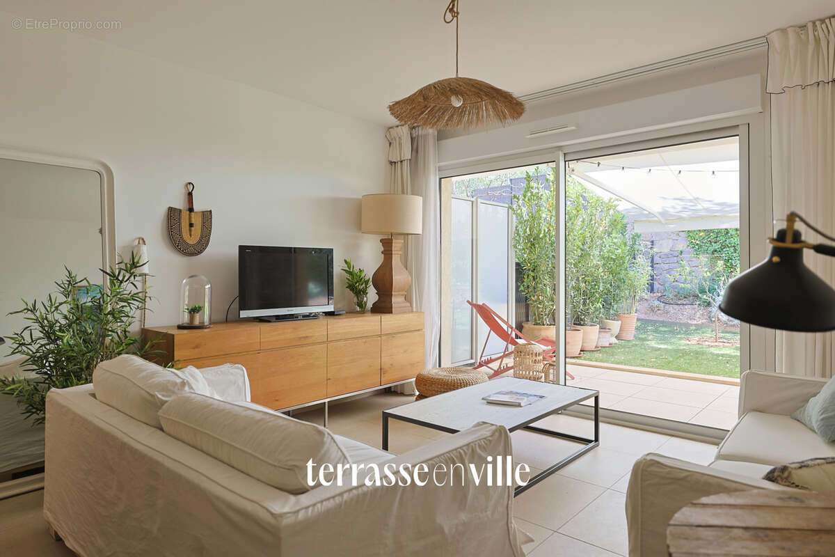 EXCLUSIVITE - Cap Brun, TOULON -  APPARTEMENT T3  avec 145 m2 de jardin - Résidence sécurisée, calme - photo 10