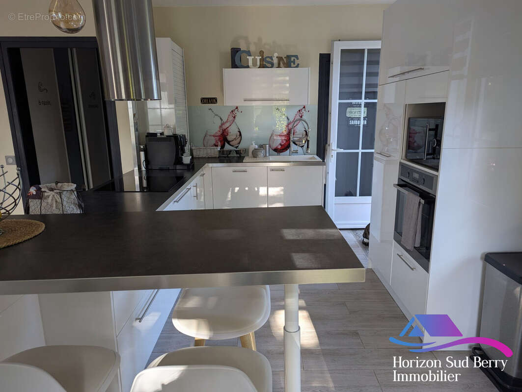 Cuisine A/E - Maison à BRIANTES