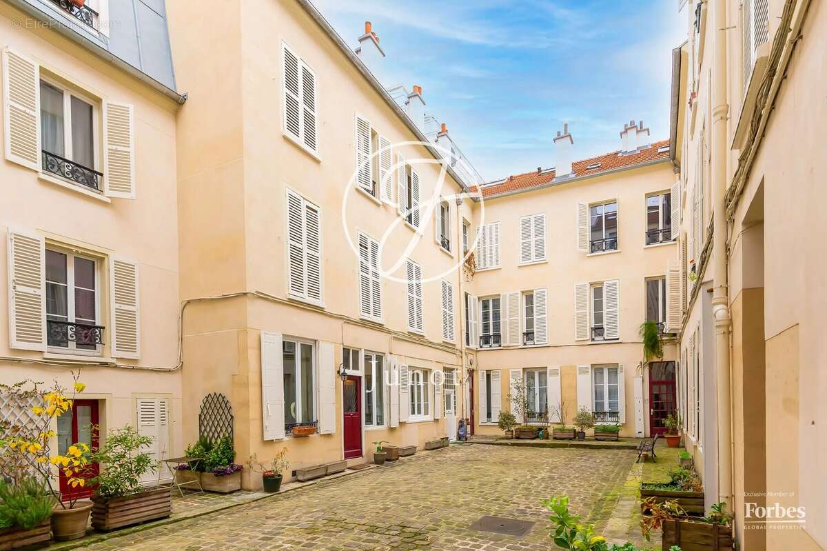 Appartement à PARIS-18E