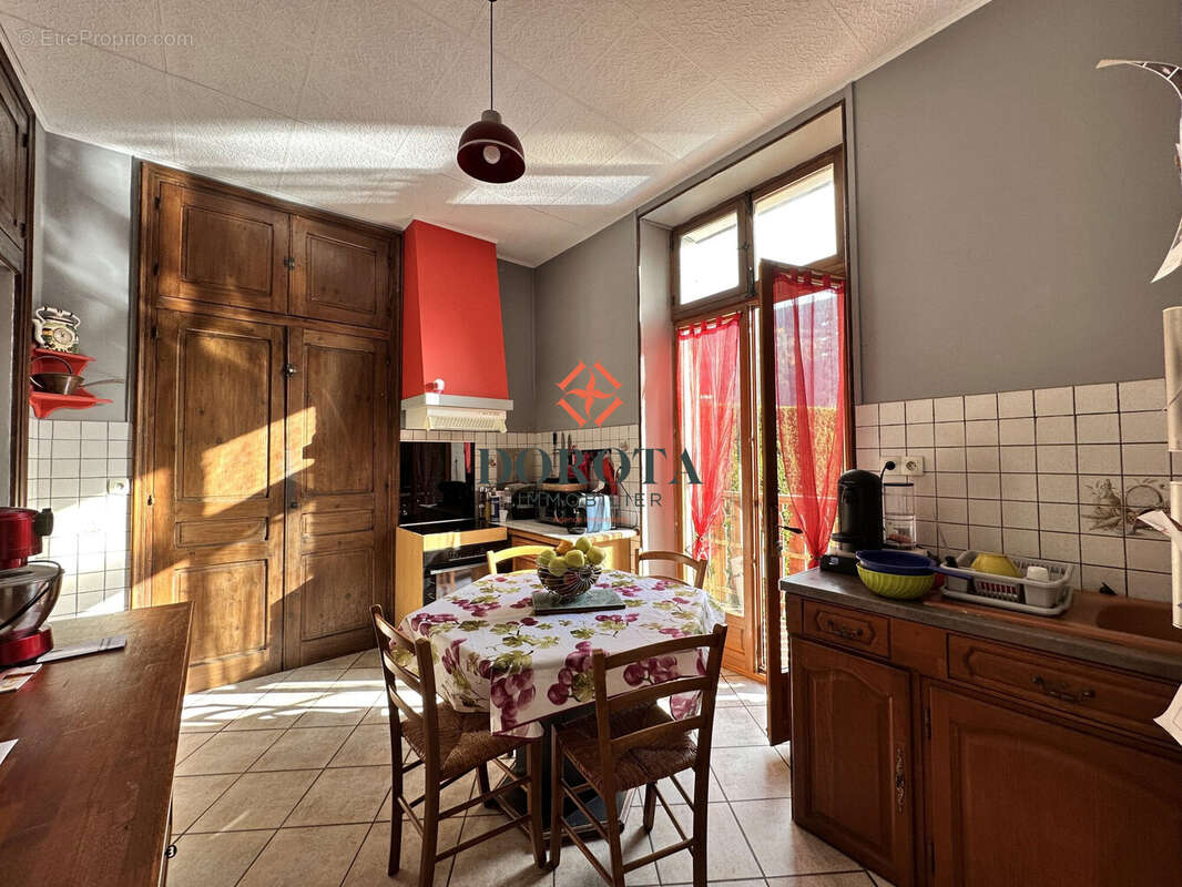 Maison 300 m² à Saint-Pierre-D'allevard  - photo 5