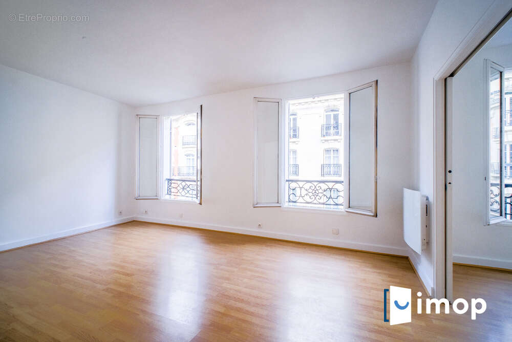 Appartement à PARIS-17E