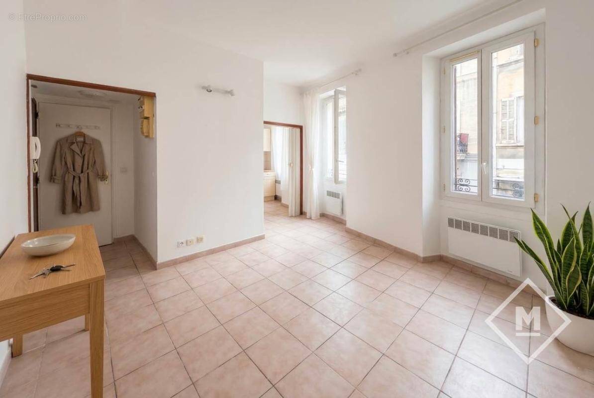 Appartement à MARSEILLE-5E