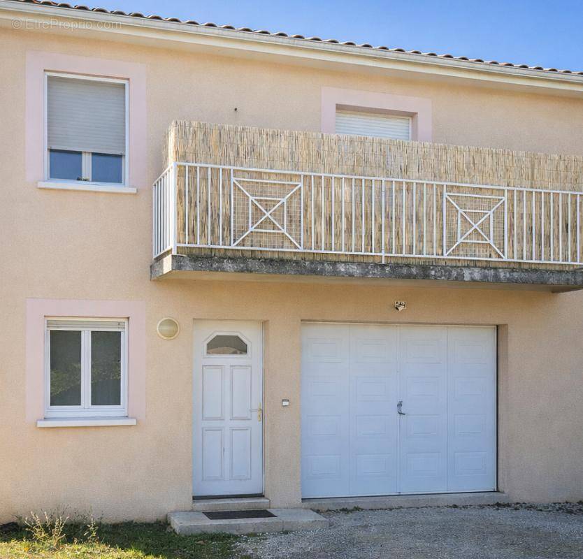 Maison à SAINT-QUENTIN-DE-BARON