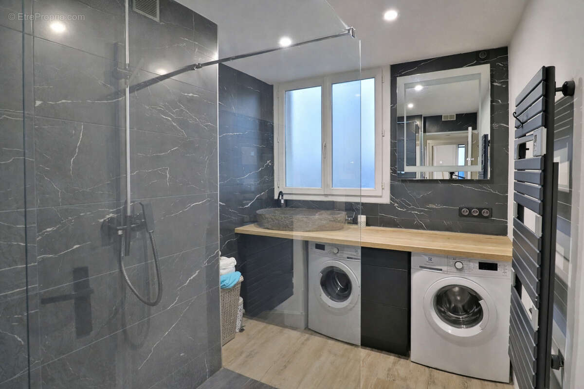Appartement à SAINTE-SAVINE