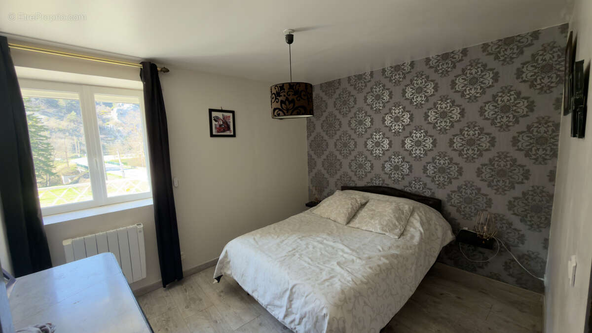 Maison à COMBOVIN