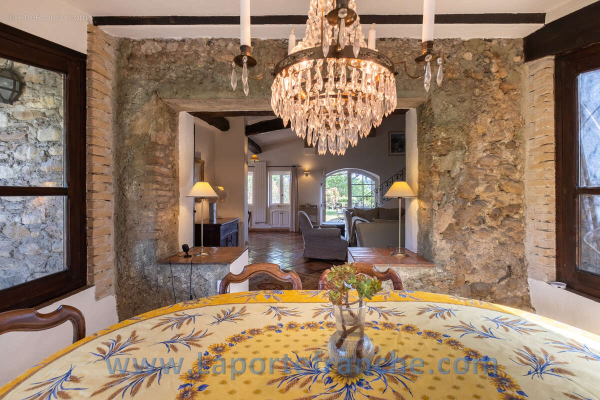 Maison à CAGNES-SUR-MER