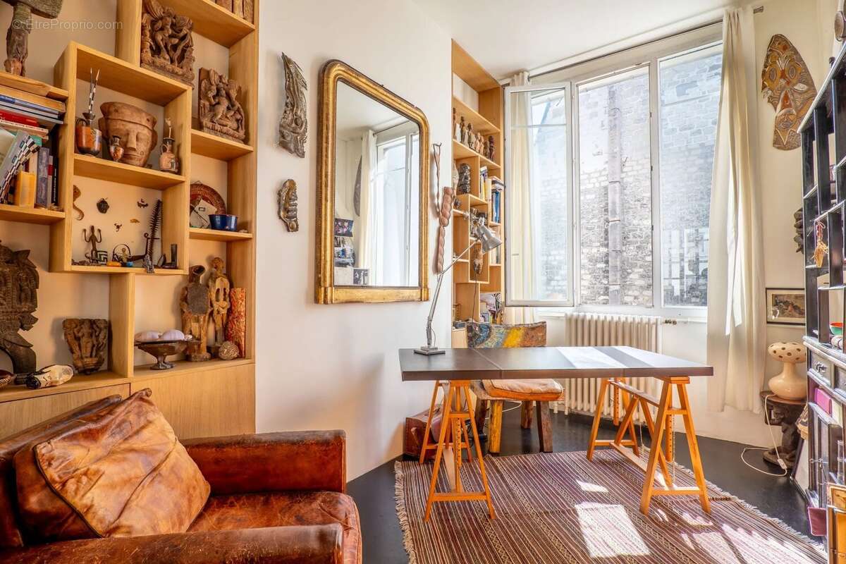Appartement à PARIS-10E