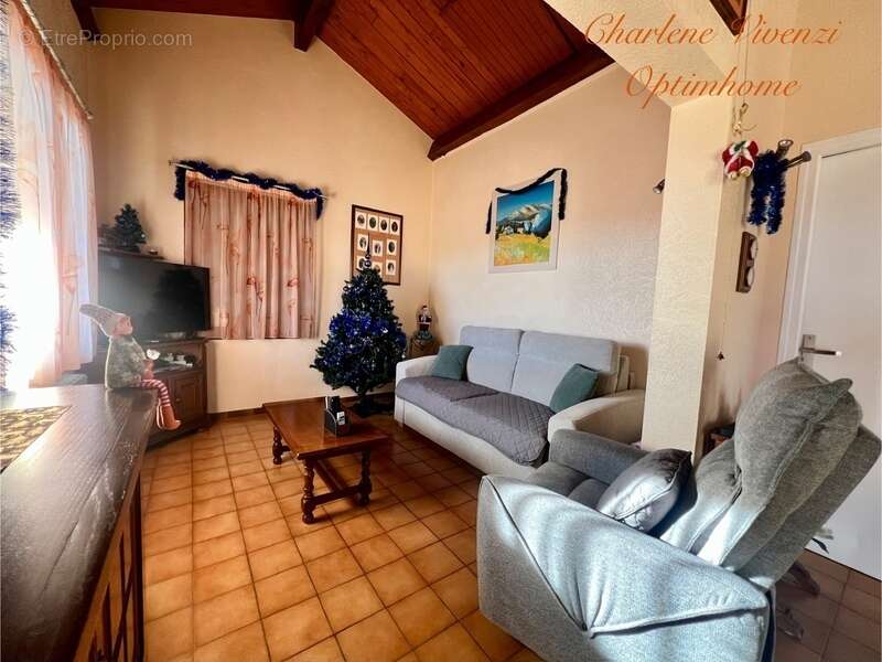 Maison à ANGOUSTRINE-VILLENEUVE-DES-ESCALDES