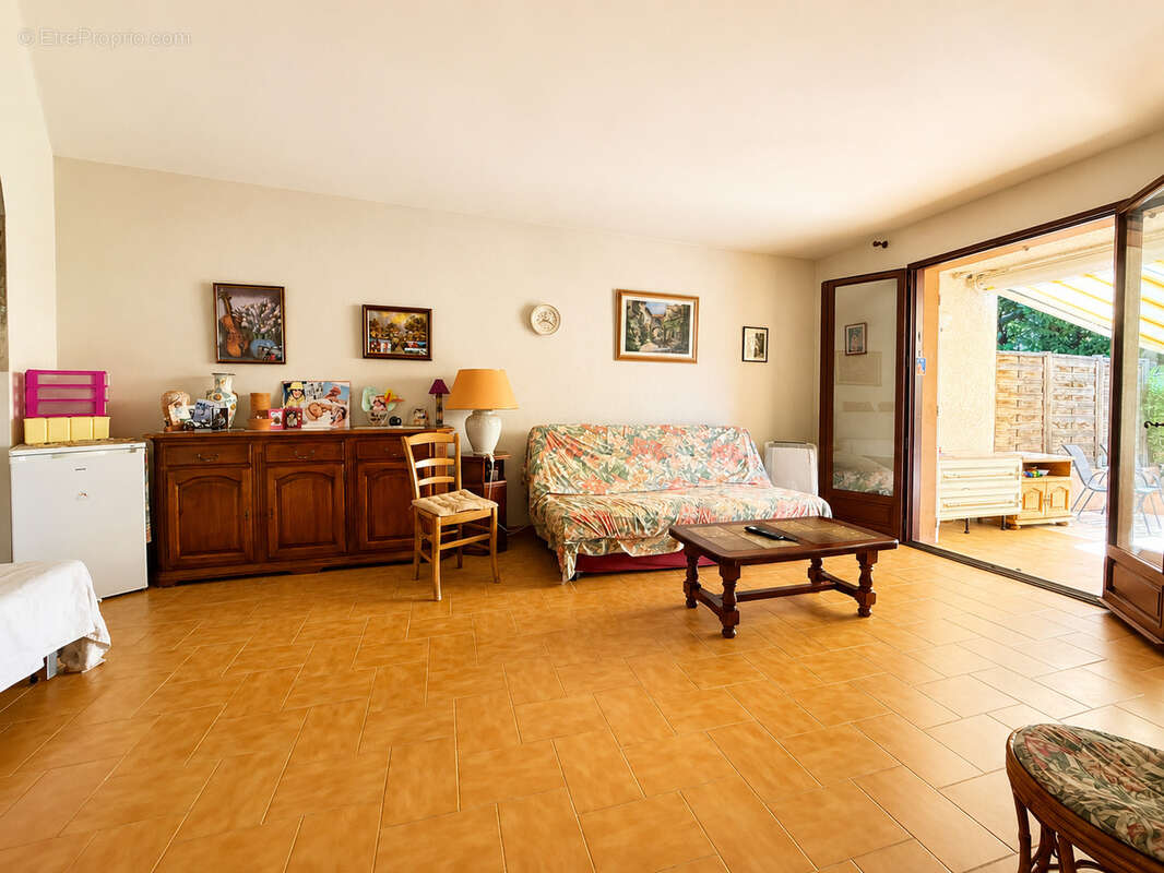 Appartement en rez-de-jardin avec 260 m2 d'extérieur   Les Lônes - photo 12