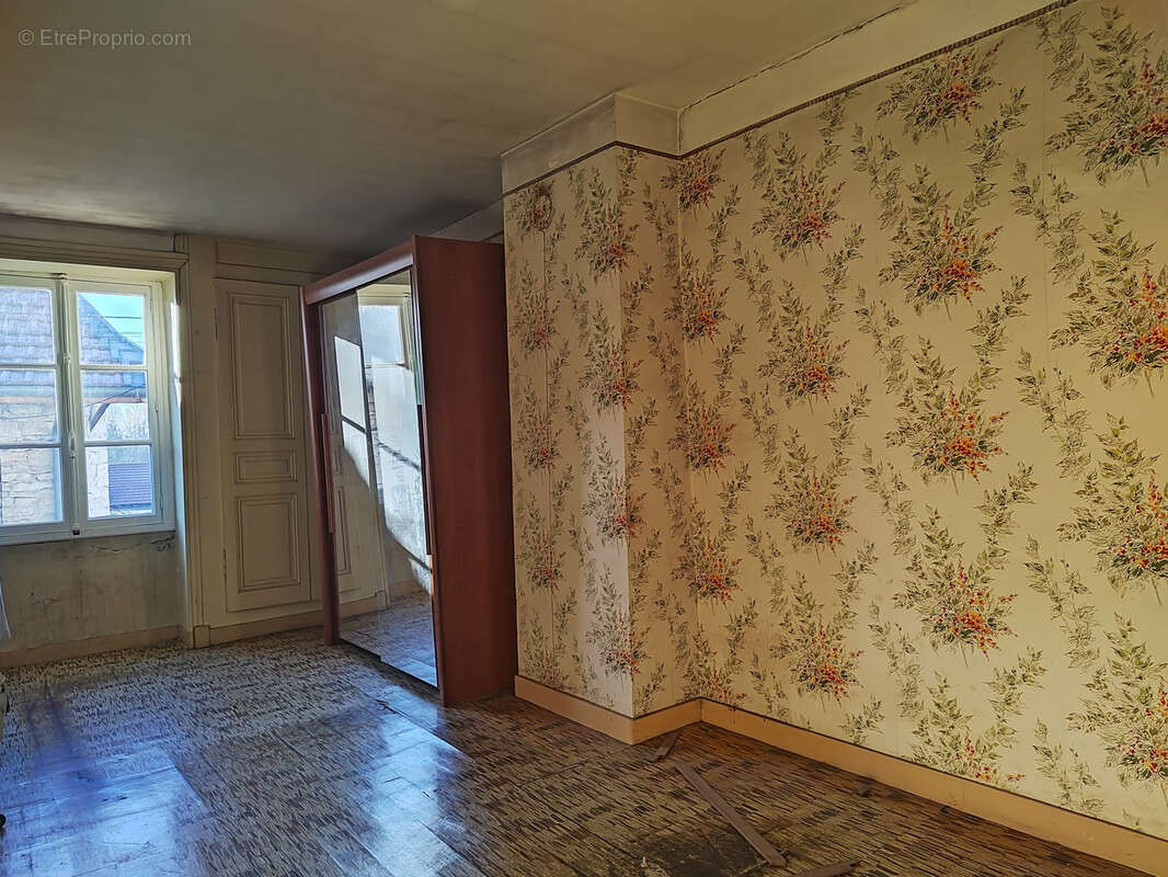 Maison à PORCIEU-AMBLAGNIEU