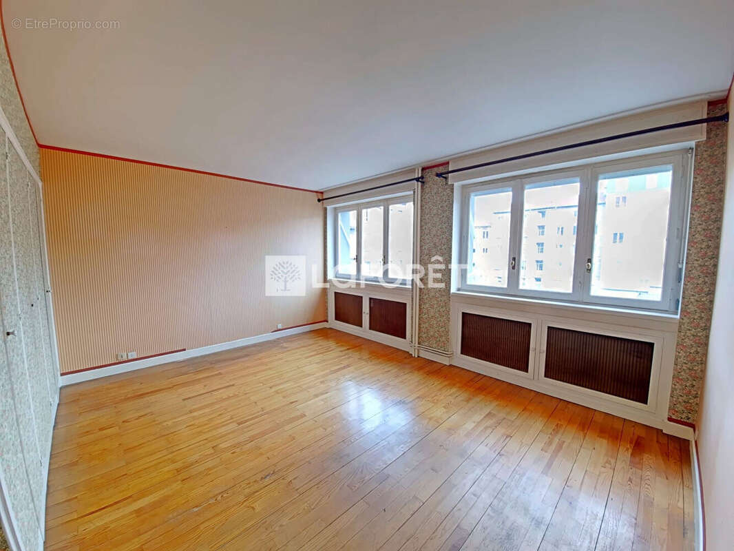 Appartement à SAINT-ETIENNE