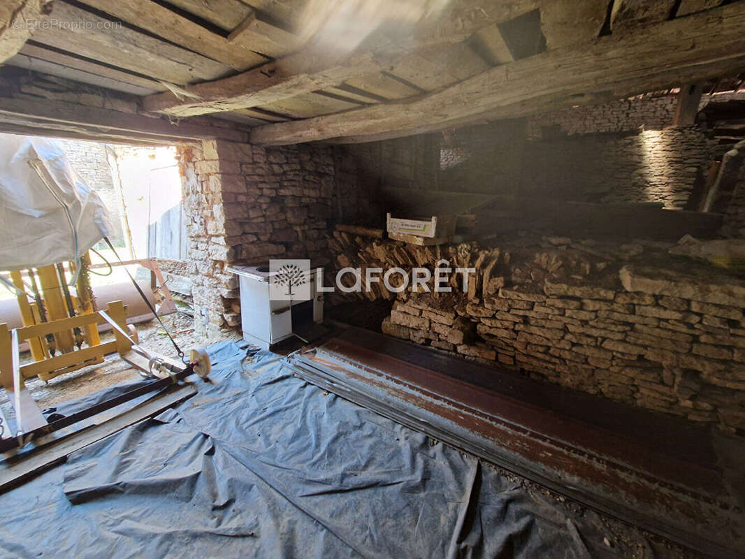 Maison à DAMPIERRE-SUR-SALON