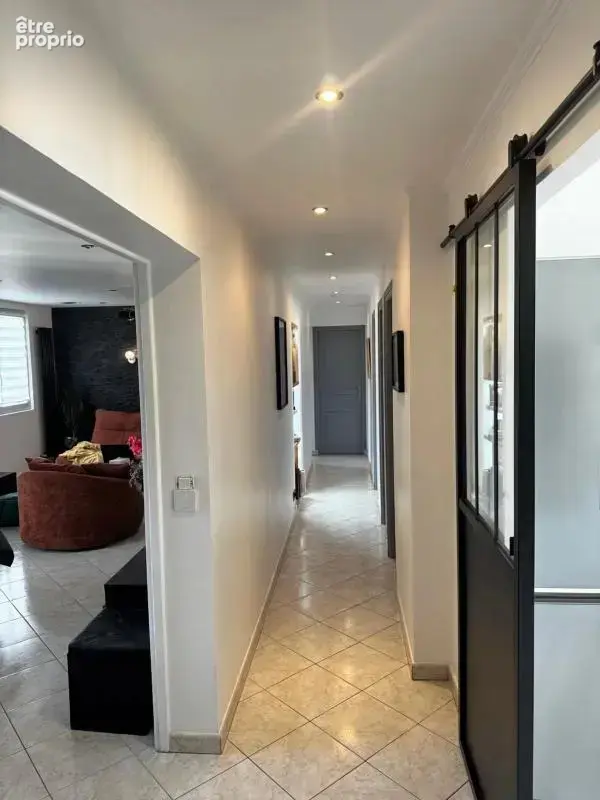 Appartement de 4 pièces de 80 m² à Les Clayes-sous-Bois - photo 4