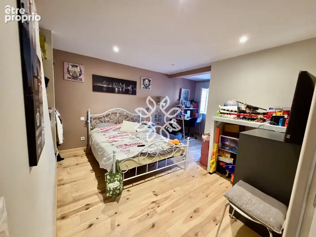Maison de caractère entièrement restaurée avec dépendance - photo 12