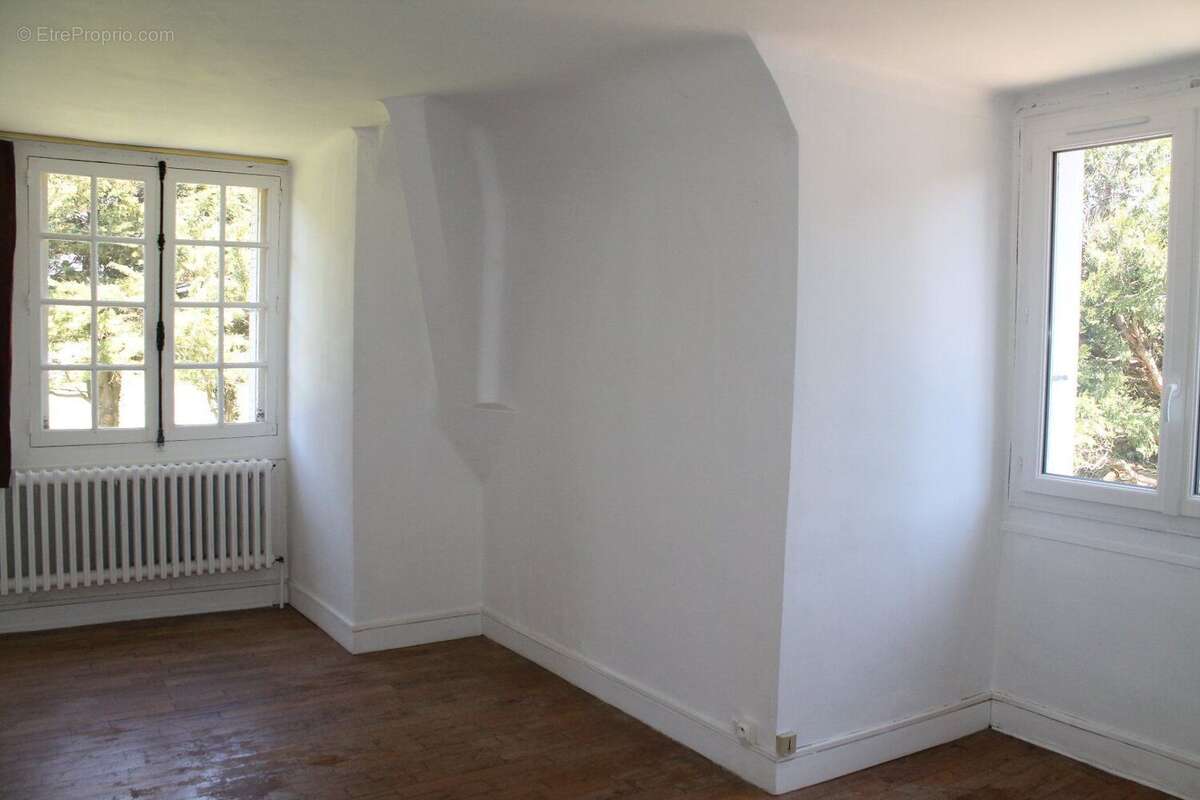 Maison à NEONS-SUR-CREUSE