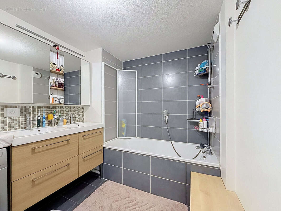 Appartement à RILLIEUX-LA-PAPE