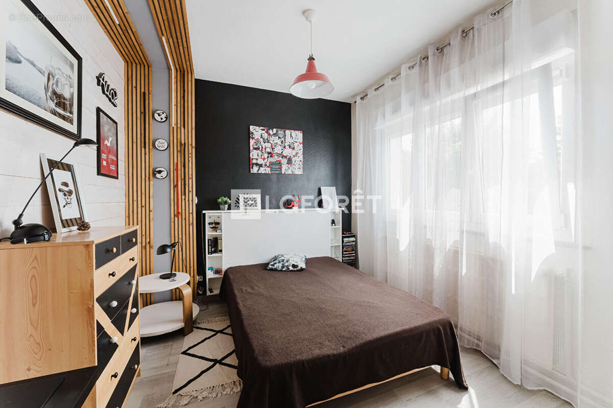 Semi plain pied 223.5 m2, 6ch, jardin, garage, dépendances - photo 12