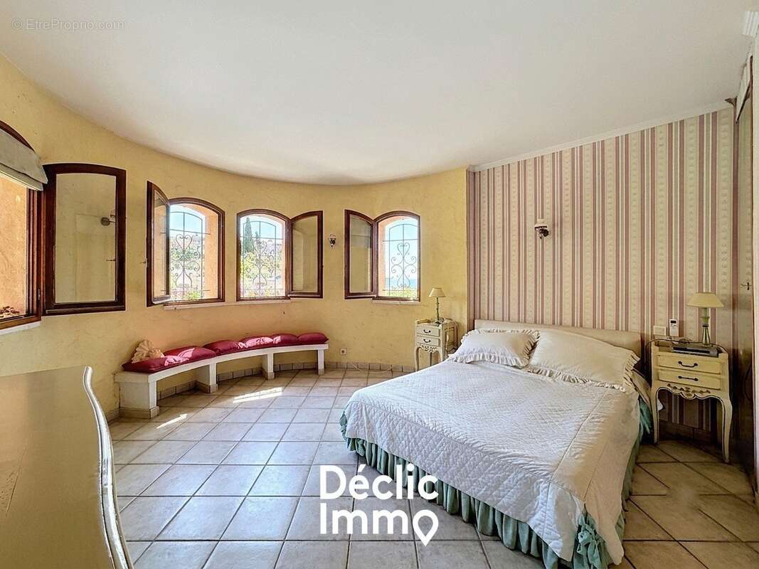 Villa - 10 pieces - 6 chambres - piscine - mandelieu-la-napoule - photo 6