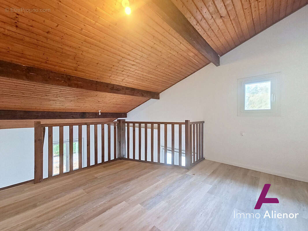 Appartement 38 m² à Hostens  - photo 7