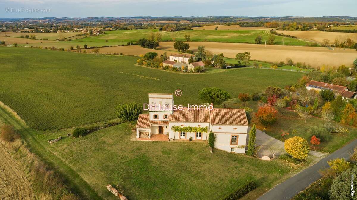 Maison 278 m² à Massac-Seran  - photo 4
