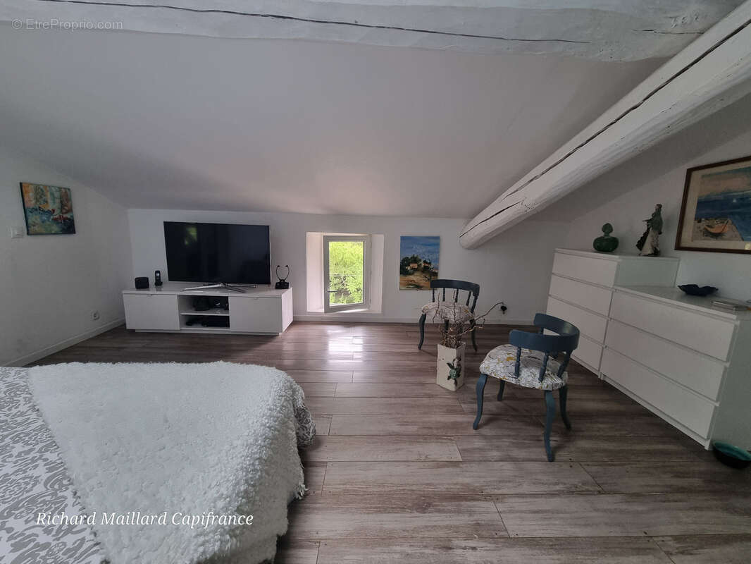 Maison de caractère de 1889, entièrement rénovée, sur un terrain arboré de 2 450 m² - Finhan (82) - photo 15