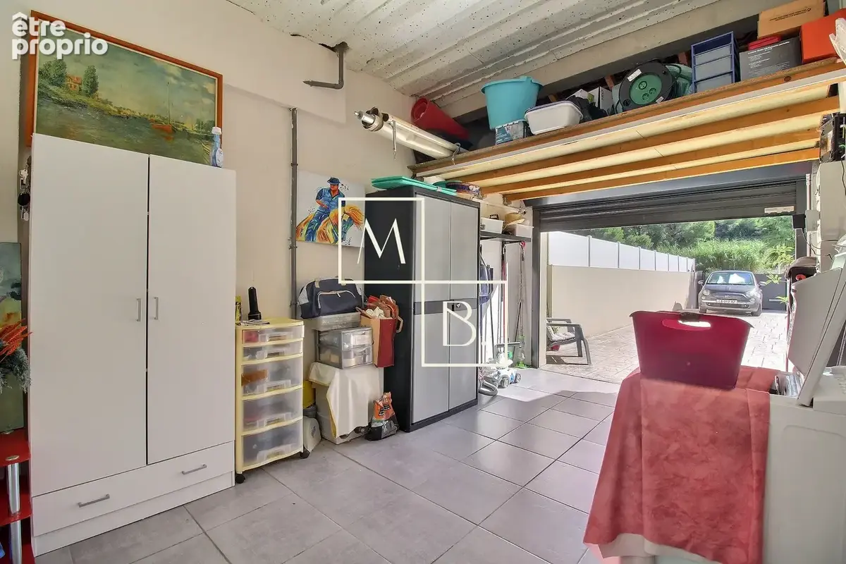 POUSSAN, Magnifique maison T4 de 106m2 avec piscine, jardins et garage ! - photo 20