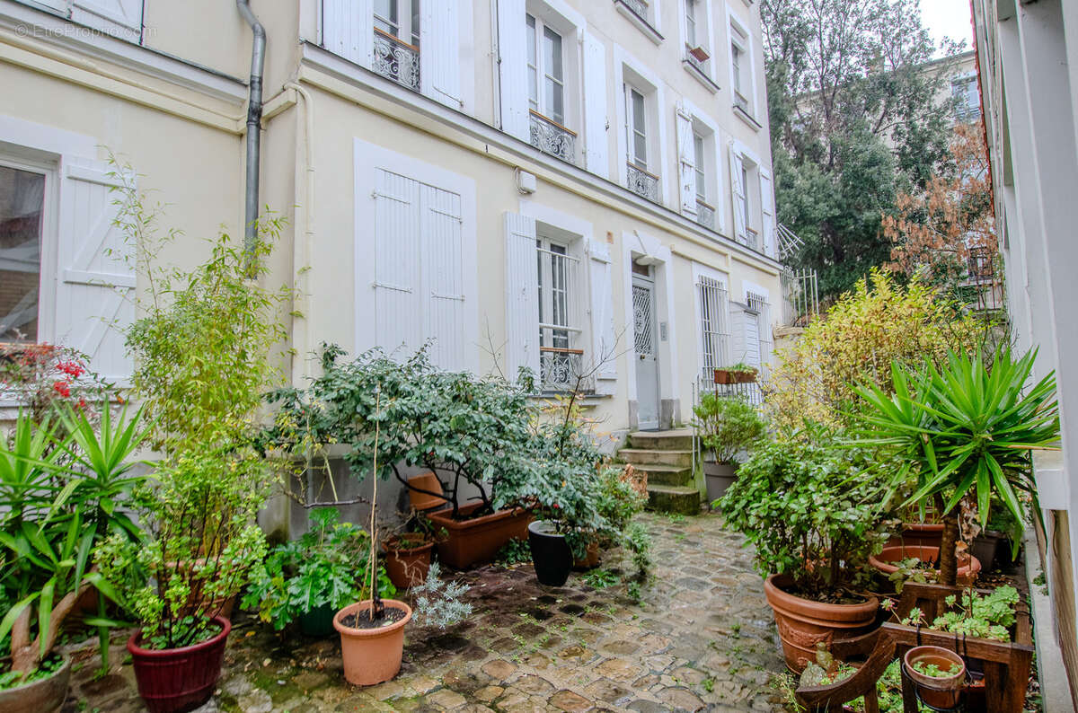 Appartement à PARIS-20E