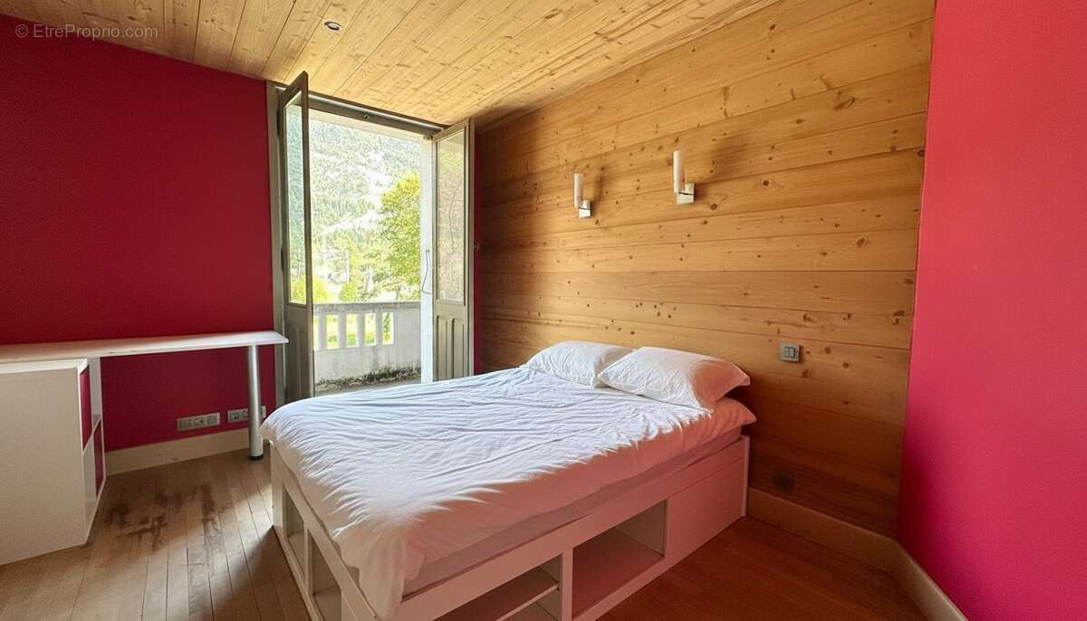 Appartement 49 m² à Cluses  - photo 2
