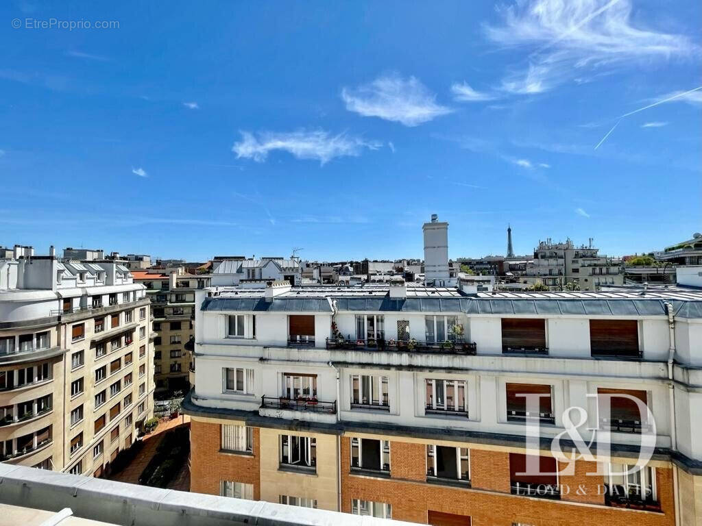 Appartement à PARIS-16E