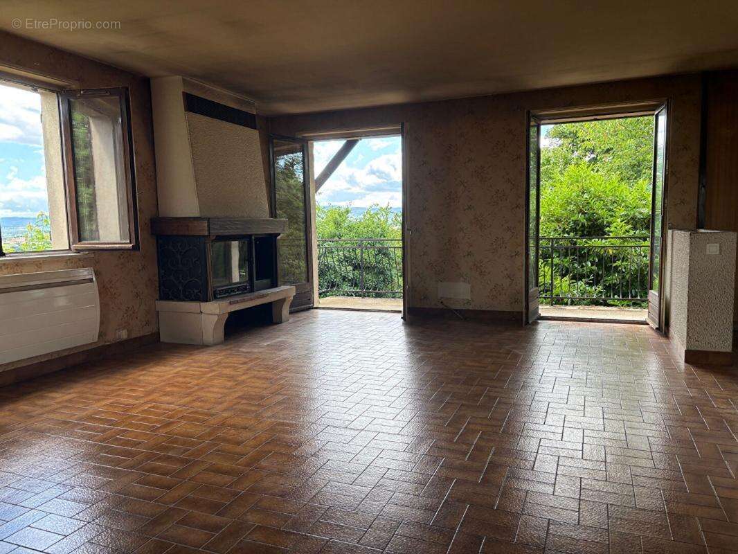 Maison à MONTMERLE-SUR-SAONE