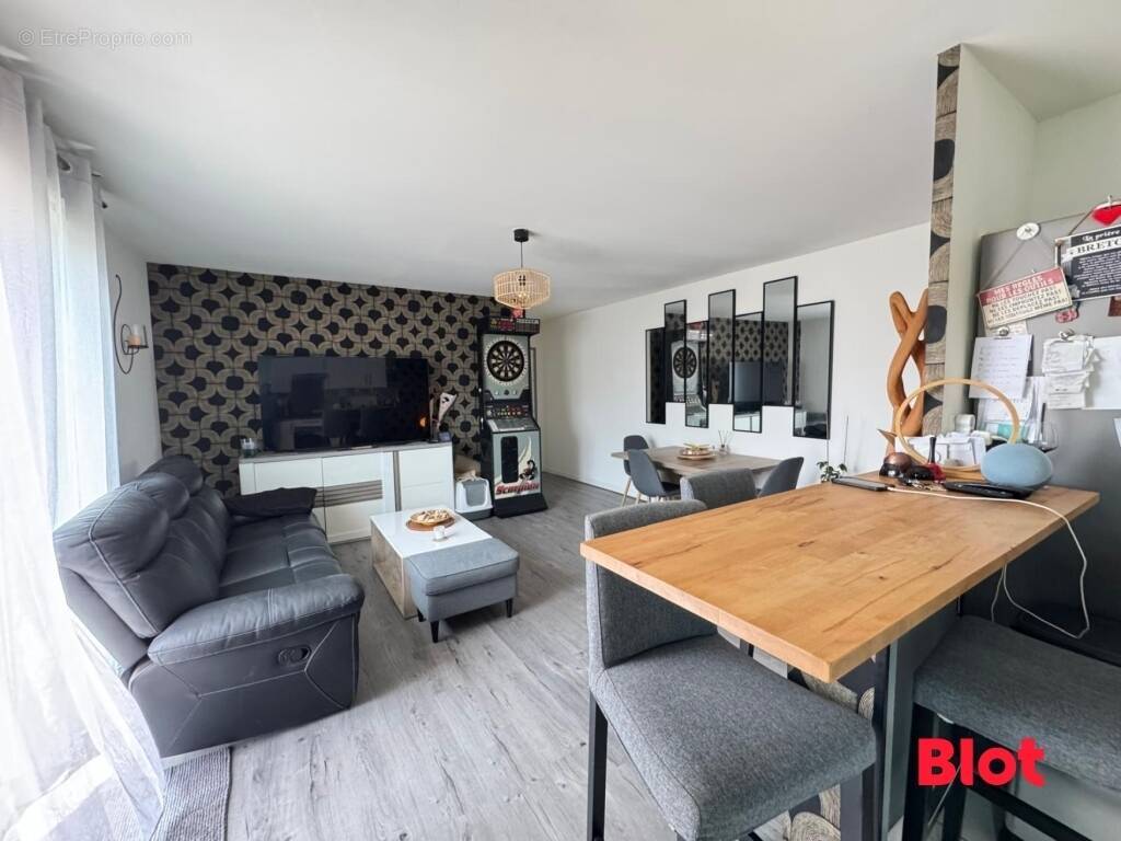 Appartement à SAINT-ERBLON