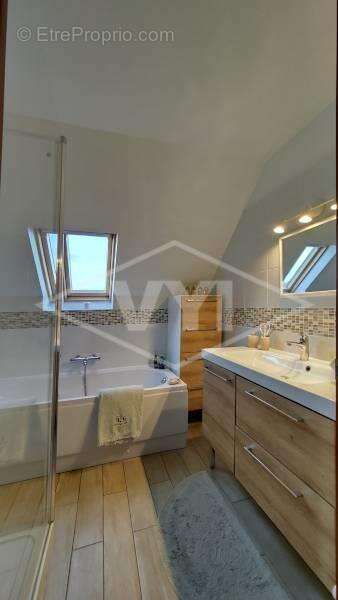 Maison à COMBS-LA-VILLE