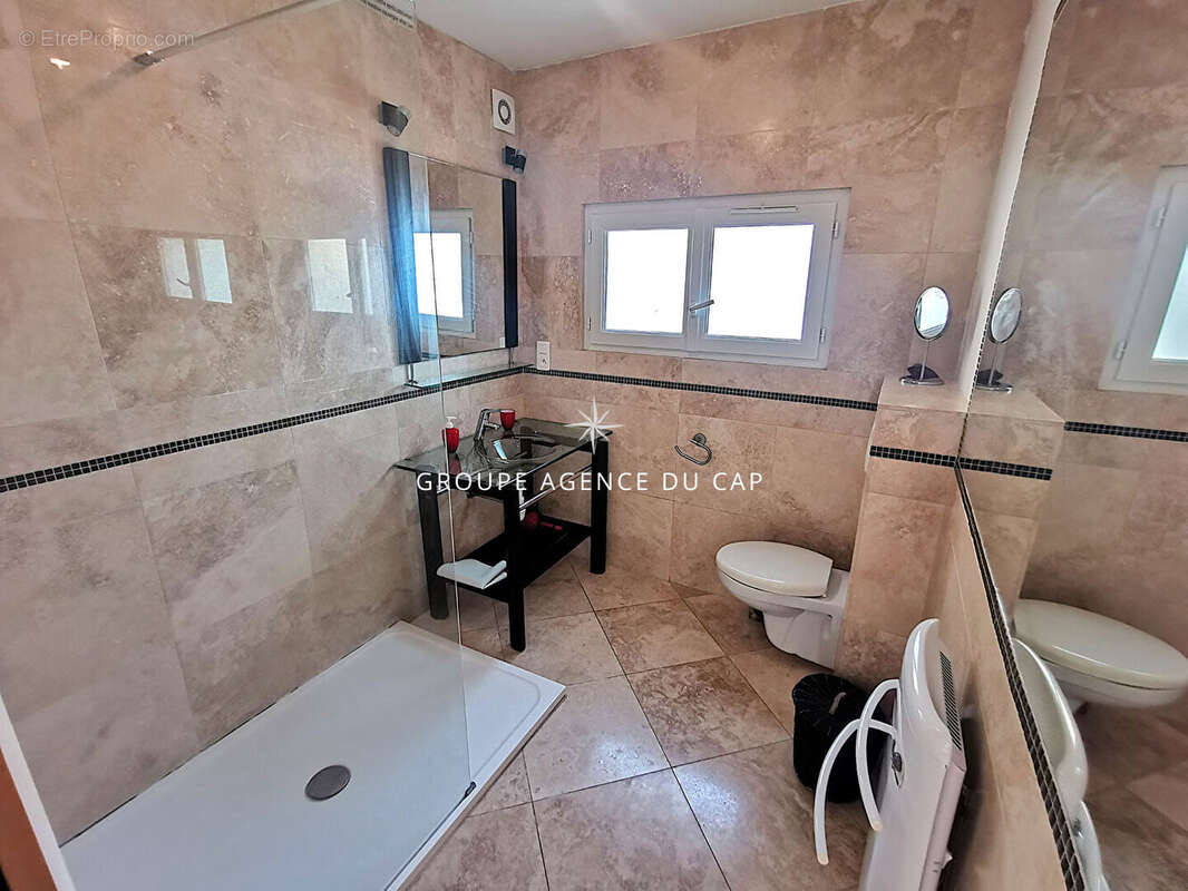 Maison à LES ISSAMBRES